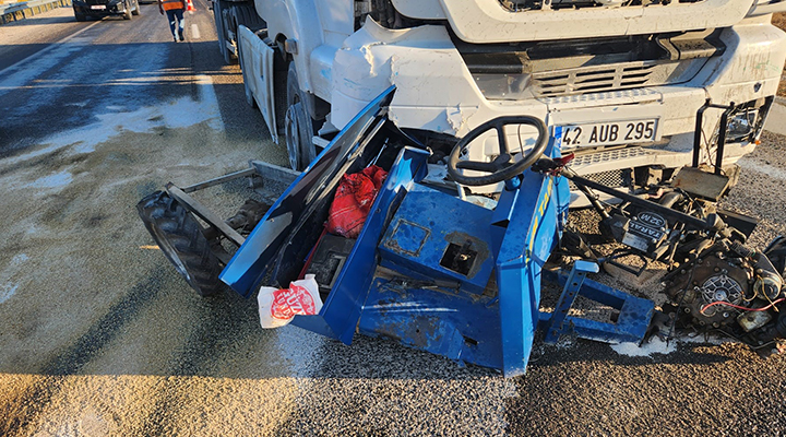 Konya’da tırın altında kalan tarım aracının sürücüsü hayatını kaybetti