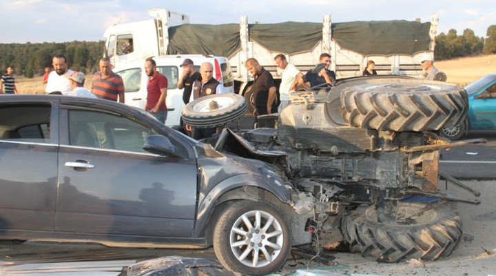 Konya’da otomobille çarpışan traktörün sürücüsü öldü