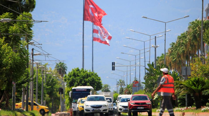 Antalya’da termometreler çıldırdı: Ağustos ayının en sıcak günlerinden biri yaşanıyor