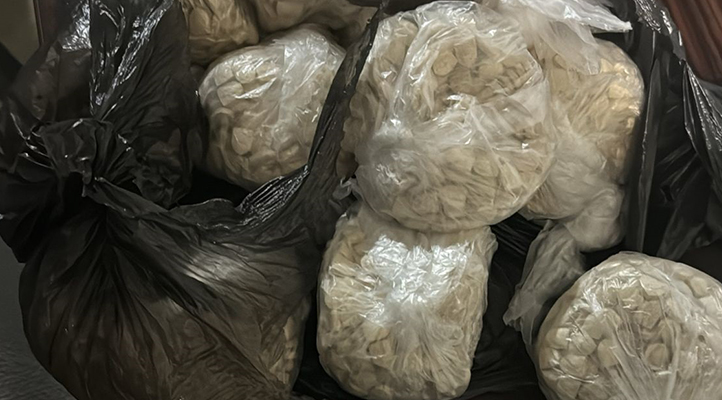 Otomobilinde 33 bin 306 adet uyuşturucu hap ile yakalandı