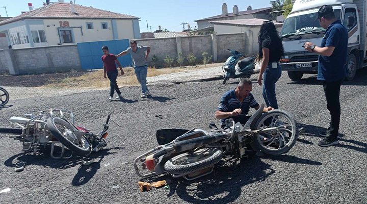 Konya’da iki motosiklet çarpıştı: 3 yaralı
