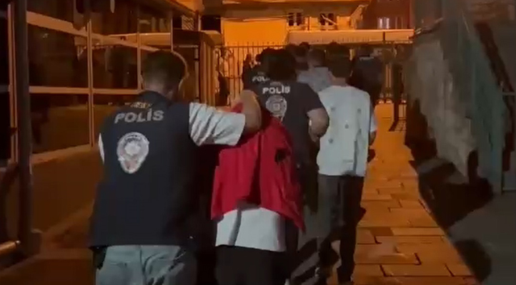 Kütahya merkezli ‘yasa dışı bahis’ ve ‘dolandırıcılık’ operasyonunda 6 kişi tutuklandı