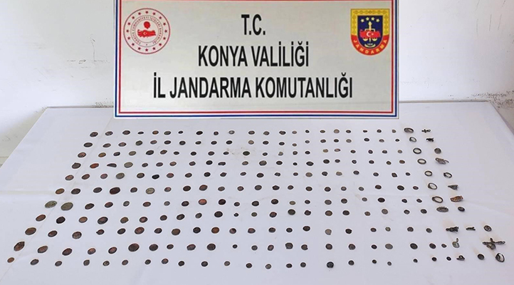 Konya’da yüzlerce tarihi eser ele geçirildi
