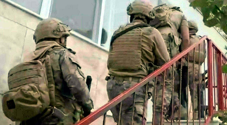 İzmir’de FETÖ/PDY operasyonu; 22 gözaltı