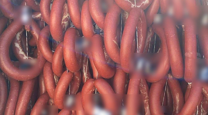 Antalya’da halk sağlığını tehdit eden 2,4 ton sucuk imha edildi