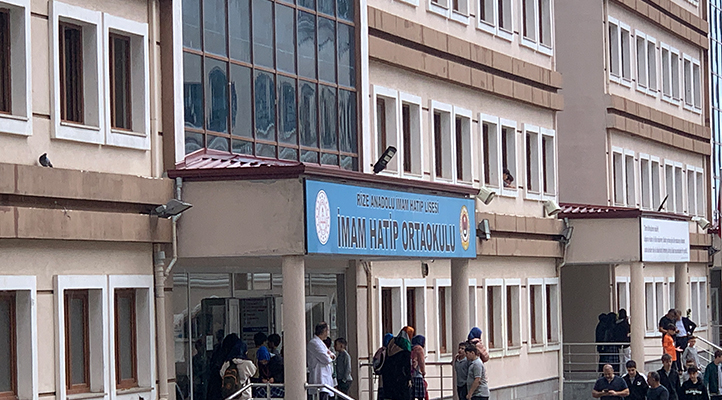 Okulda yangın merdiveninden düşen 14 yaşındaki Gizem, öldü