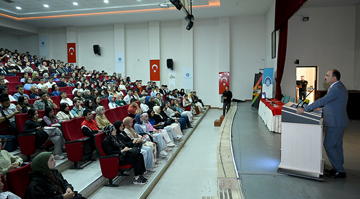 Başkan Altay, Necmettin Erbakan Üniversitesi öğrencileriyle buluştu