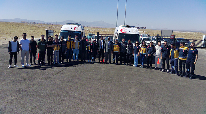 Karaman’da acil tıp teknisyenleri ile paramedik personel de ambulans kullanabilecek
