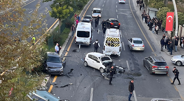 Ankara’da zincirleme kaza; 8 araç birbirine girdi