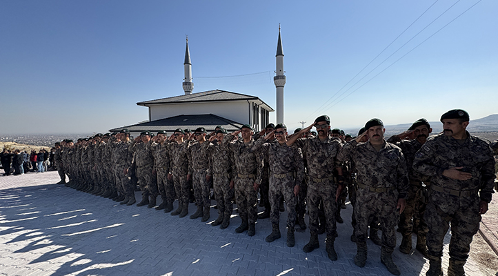 Konya’da özel harekat yerleşkesine yaptırılan cami ibadete açıldı