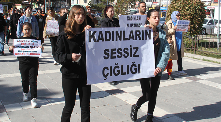 Konya’da kadın ve çocuk cinayetlerine tepki yürüyüşü düzenlendi