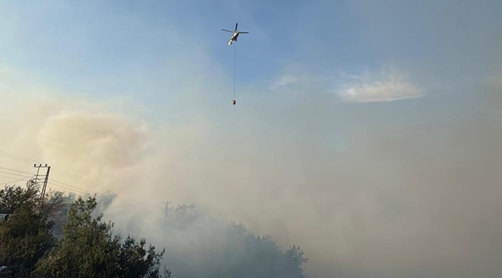 Hatay’da çıkan orman yangını söndürülmeye çalışılıyor