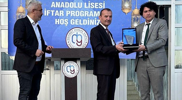 Mehmet Hanife Yapıcı Anadolu Lisesi’nde Geleneksel İftar Yemeği Büyük İlgi Gördü