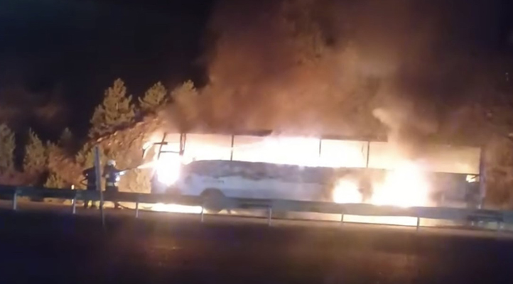 Konya’da yolcu otobüsü alev alev yandı
