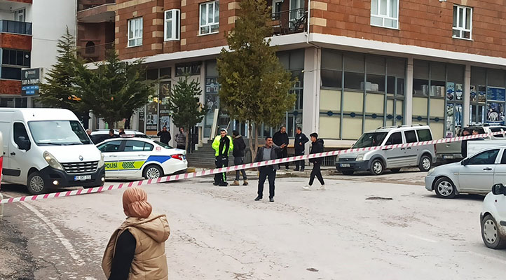 Ahlat’ta temel kazısı sırasında doğalgaz boru hattı delindi