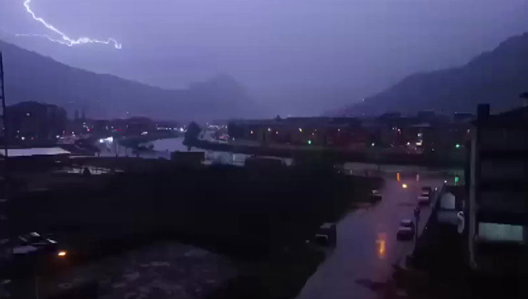 Amasya’da bir eve yıldırım düştü: 1 yaralı
