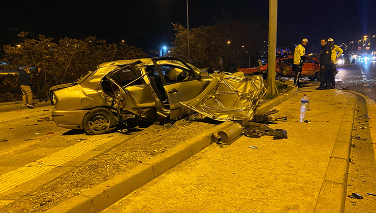 Ankara’da iki otomobil çarpıştı; 6 yaralı