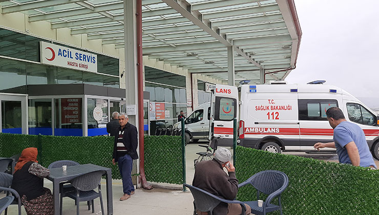 Av tüfeğiyle oynayan genç kendini vurdu