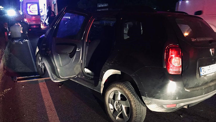 Ayvalık’ta seyir halindeki traktöre otomobil arkadan çarptı: 1 ölü, 2 yaralı