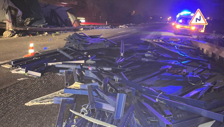 Balıkesir-Bursa yolunda tek taraflı kaza: 1 kişi hayatını kaybetti