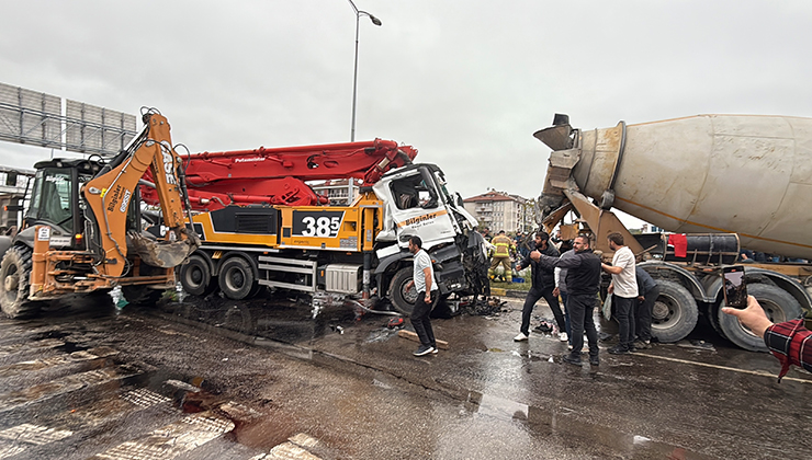 Bartın’da 3 araç çarpıştı: 8 yaralı