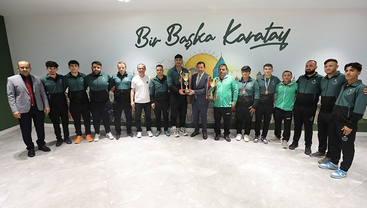 Başkan Hasan Kılca şampiyon sporcuları ağırladı