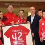 Başkan Pekyatırmacı Özel Sporcular Futsal Milli Takımı’nı misafir etti