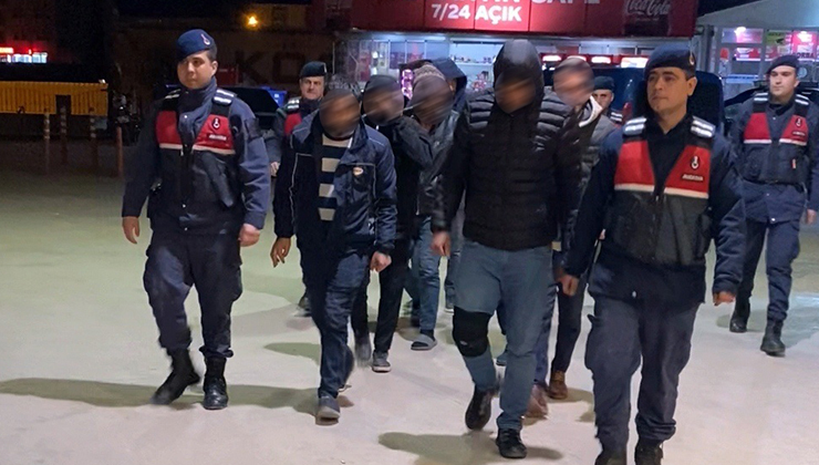 Bursa’da jandarmadan bağ evine uyuşturucu baskını: 8 gözaltı