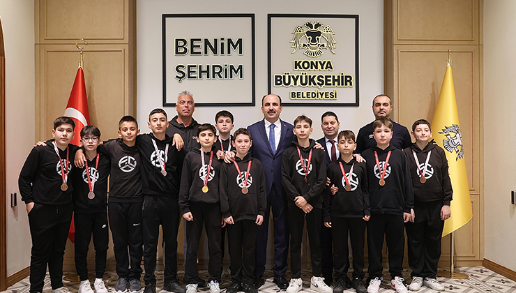 BÜYÜKŞEHİR’DE ALTYAPIMEYVELERİNİ VERİYOR