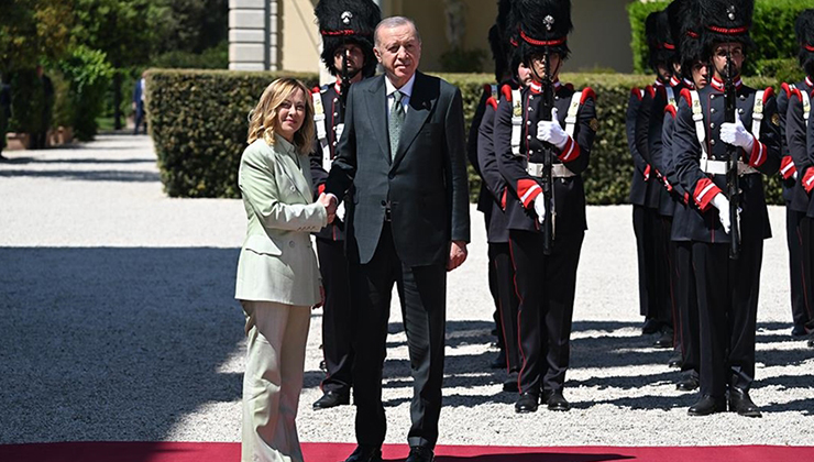 Cumhurbaşkanı Erdoğan, İtalya’da resmi törenle karşılandı