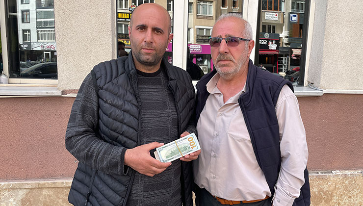 Dayı ve yeğeni buldukları 6 bin 250 dolar ve 400 euroyu polise teslim etti