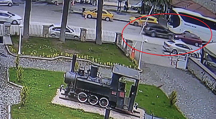 Direksiyon başında kalp krizi geçirip kaza yapan sürücü öldü