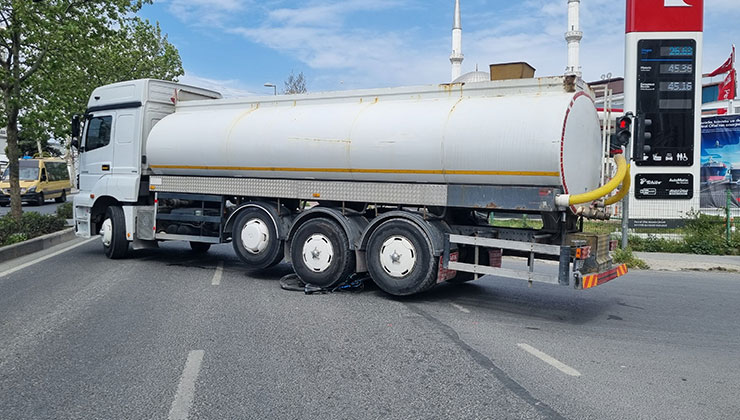 Esenyurt’ta feci kaza: Kamyonun altında kalan bisiklet sürücüsü hayatını kaybetti