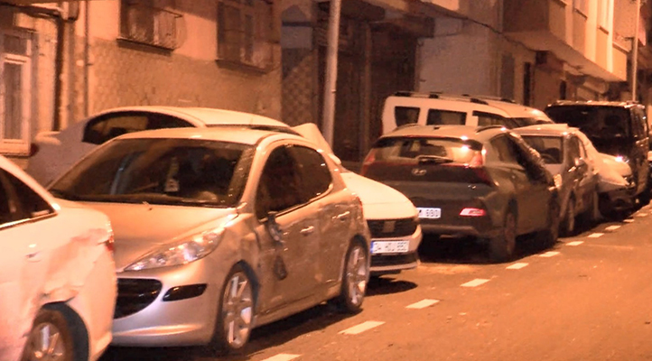 Gaziosmanpaşa’da kamyonet 9 araca çarptı: 3 yaralı