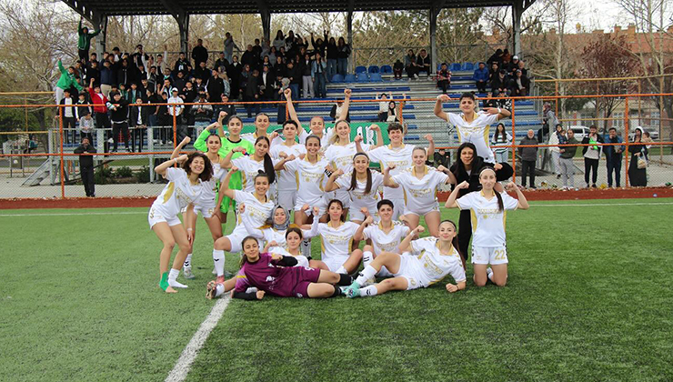 Genç Ülkümspor yarı finale yakın