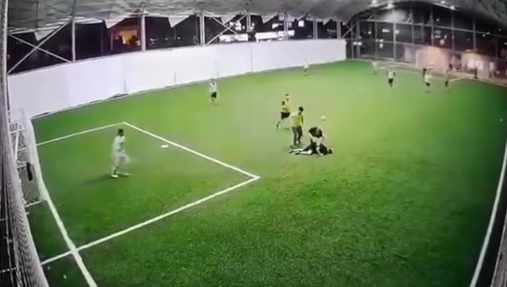 Halı sahada aniden fenalaşan adam hayatını kaybetti