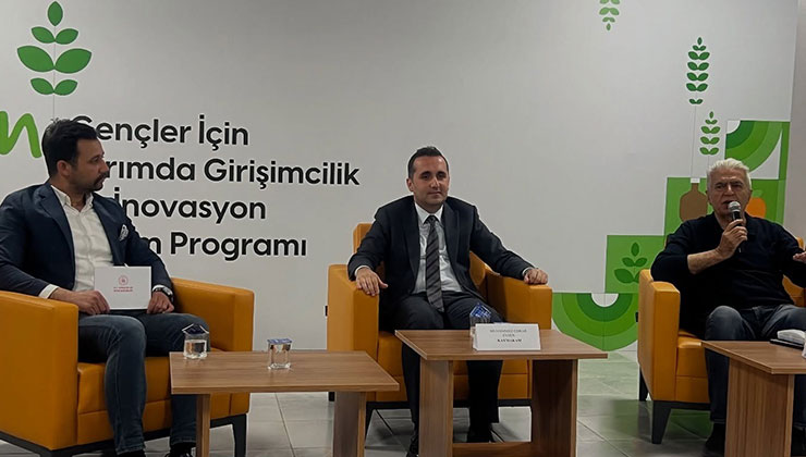 Hüyük’teki kampta gençler tarımı öğreniyor