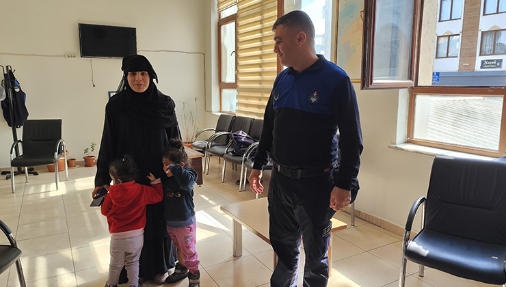 Kaybolan kardeşler bulundu; aileye anonsla ulaşıldı