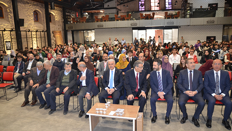 Konya’da Anadolu Mektebi Mavera Okumaları Rasim Özdenören etkinliği düzenlendi