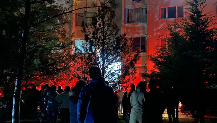 Konya’da apartmanda çıkan yangın korkuttu