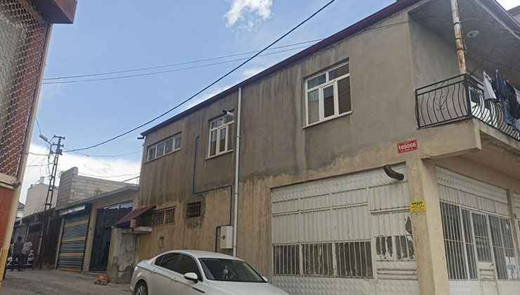 Konya’da ev taksiti için biriktirilen altın ve parayı çaldılar