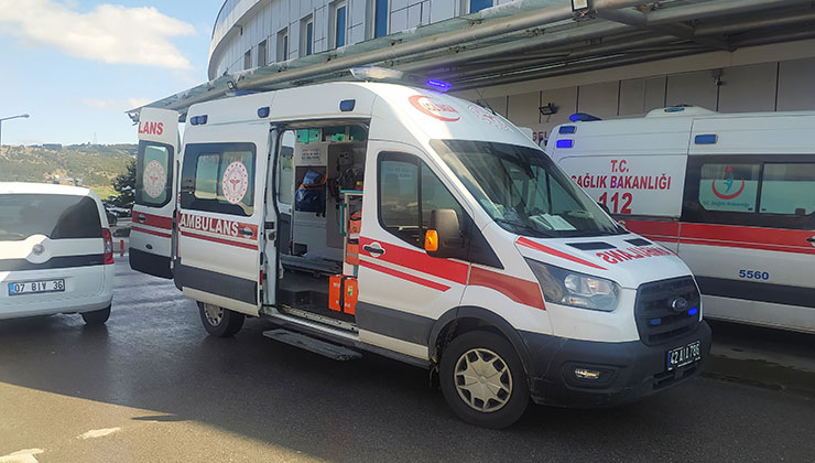 Konya’nın Beyşehir ilçesinde hayvan pazarında çıkan bıçaklı kavgada 1 kişi yaralandı