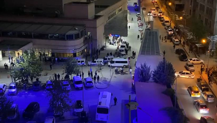 Mahalledeki taşlı, sopalı, bıçaklı kavga hastanede devam etti: 2’si ağır, 5 yaralı