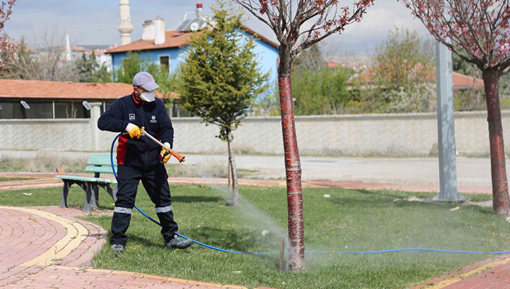 Meram’ın park ve bahçelerine bahar dokunuşu
