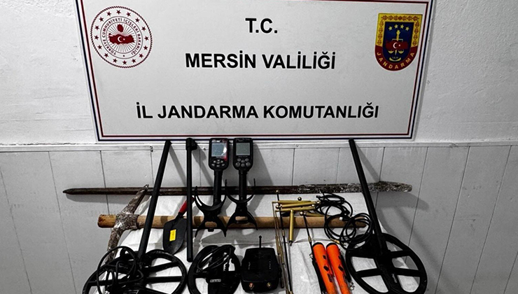 Mersin’de kaçak kazı yapan 4 şüpheli yakalandı