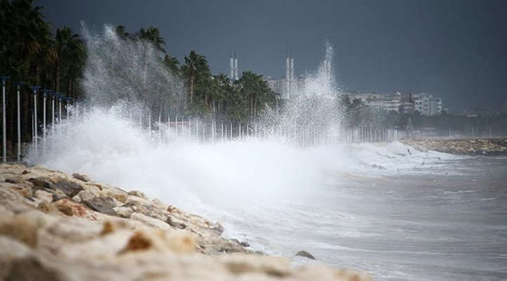 Meteorolojiden yurdun bazı kesimleri için kuvvetli rüzgar ve fırtına uyarısı