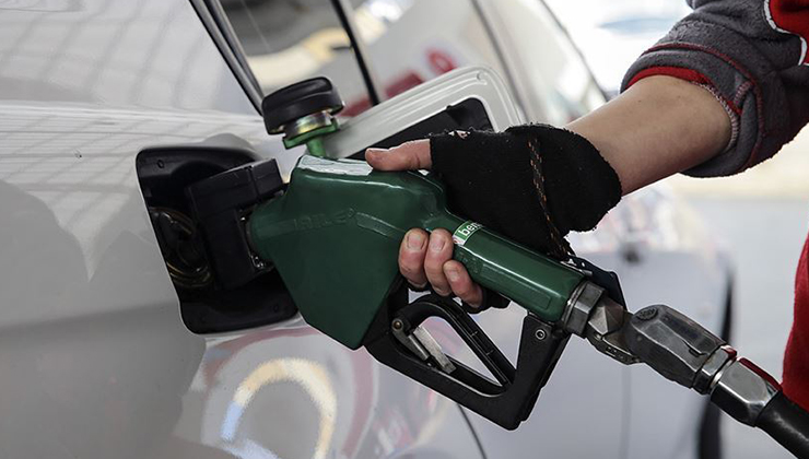 Motorinin litre fiyatı ne kadar oldu? Son zamla benzin fiyatını geçti