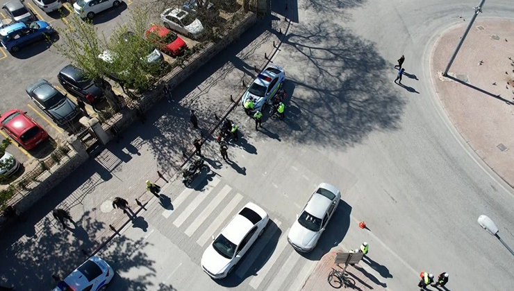 Motosiklet sürücülerinin kural ihlal bahaneleri pes dedirtti