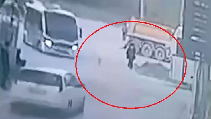 Önce yol kenarındaki kadına, sonra başka araçlara çarptı