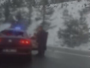 Otomobil tankere çarptı; 1’i polis, 2 kişi hayatını kaybetti